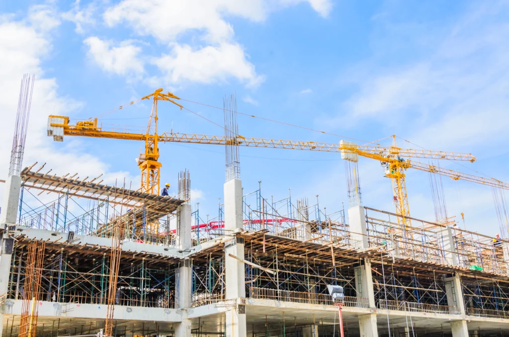 Are construction project managers paid well — salary and compensation overview